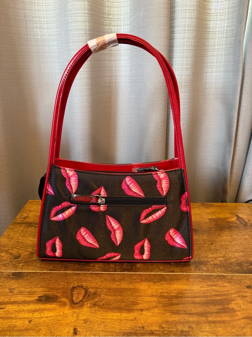 Y2K Adorable Red/Pink Kisses Shoulder Bag Black with Red Trim NEW!